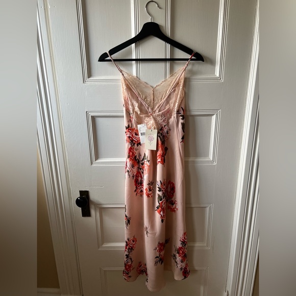NWT In Bloom | Unforgettable Floral Satin Midi Gown - Picture 4 of 6